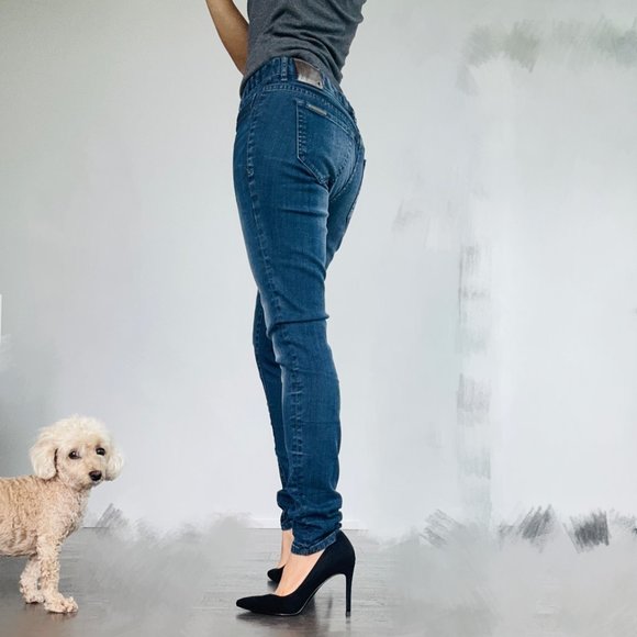 Armani Jeans - Size 2 - Elevate Your Denim Game ๐ - Picture 4 of 6